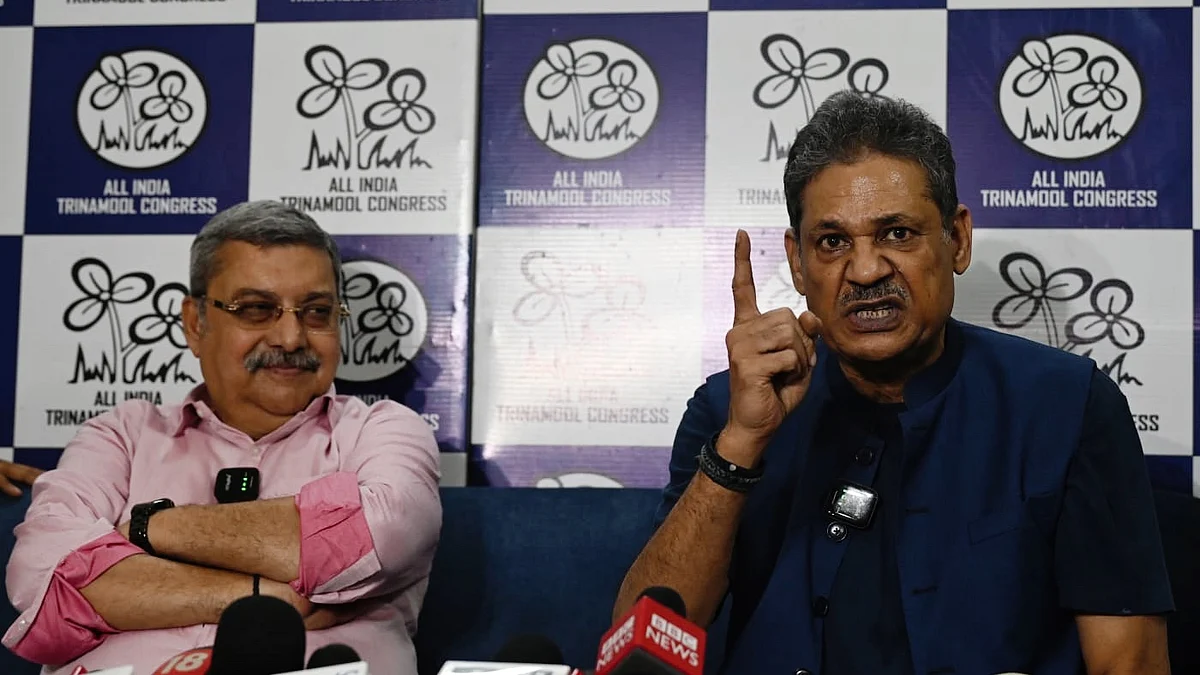 TMC MPs Kirti Azad (R) and Kalyan Banerjee at a press meet in Delhi, 9 June