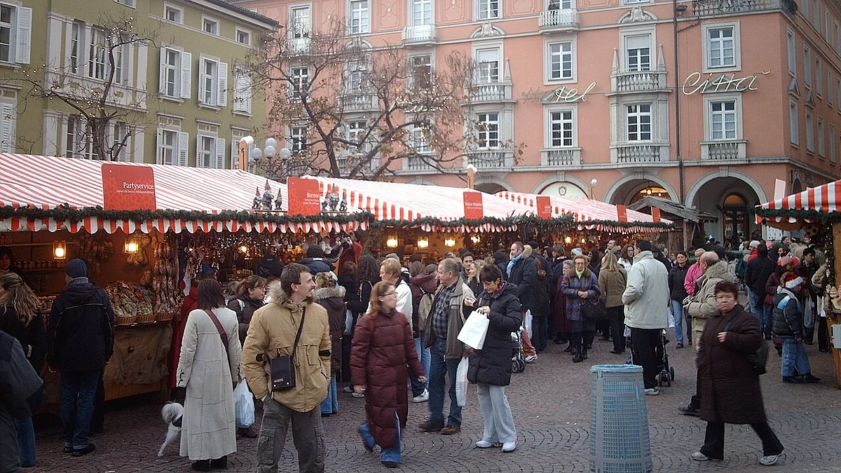 Foreign nationals account for about 27% of the population.