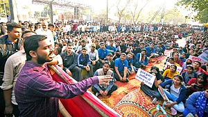 ‘Khan Sir’ at a protest in Patna demanding the cancellation of a BPSC exam