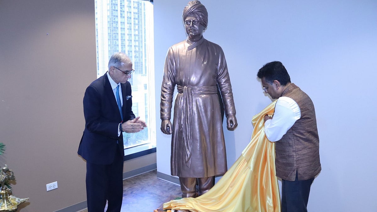 Statue of Swami Vivekananda at Consulate General of India in Chicago.