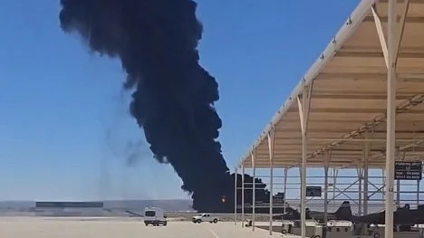 Smoke bilowing from the B-52 crash at Edwards Air Force Base in California
