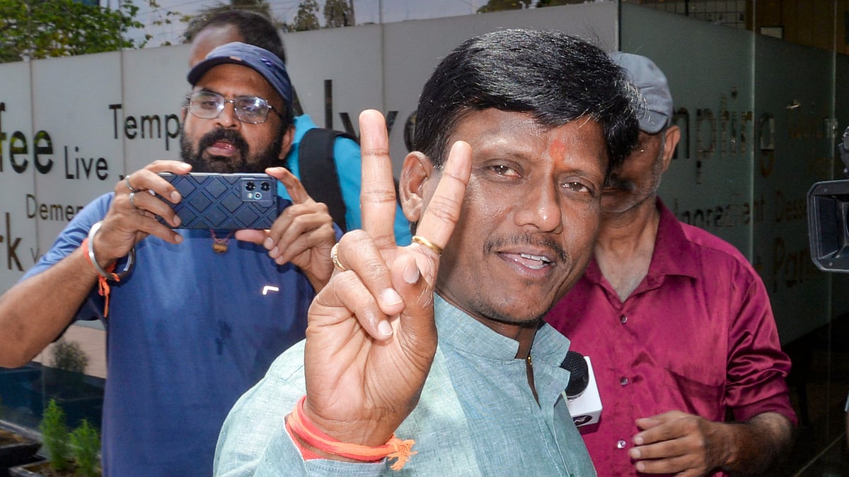 NDA shifts Jharkhand MLAs to hotel ahead of Rajya Sabha polls; JMM questions move