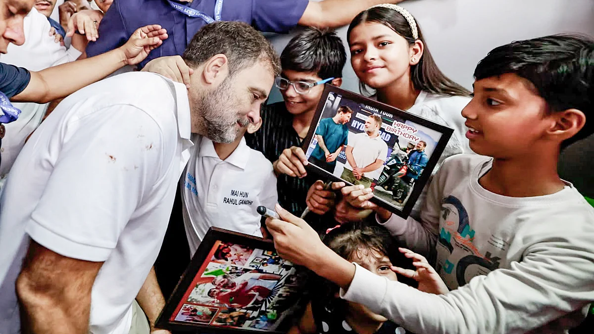 Rahul Gandhi greeted by children on his 56th birthday, New Delhi, 19 June