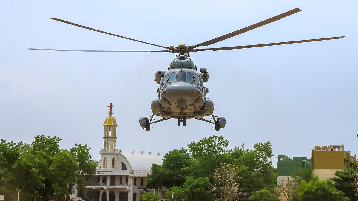 An IAF copter carrying NEET-UG re-exam papers in Tamil Nadu's Tirunelveli district, 17 June