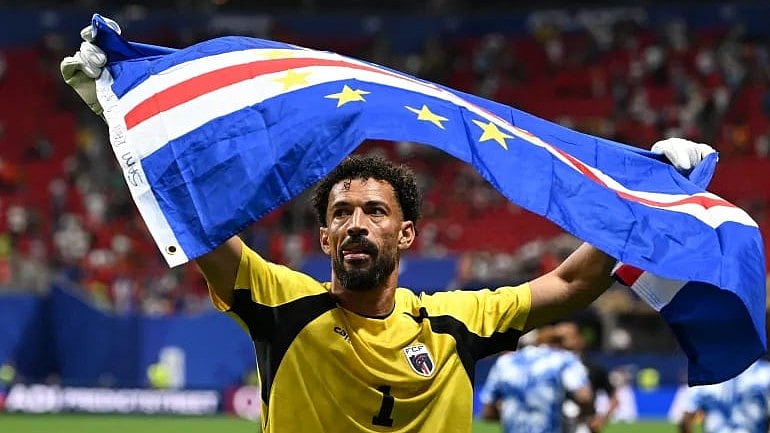 Keeping the flag flying: An emotional Voginha after the Spain game