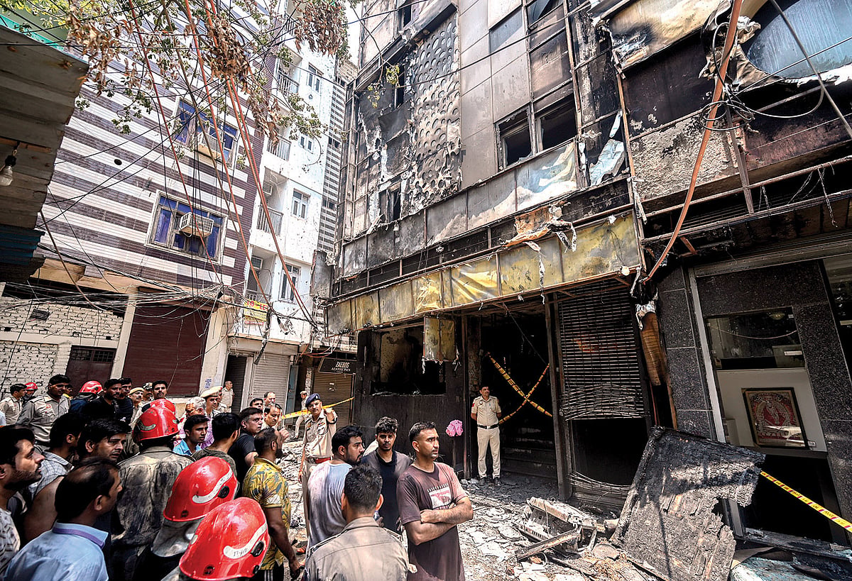 After the fire in Hauz Rani (Malviya Nagar)