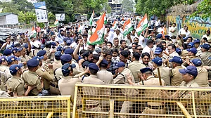 Uttarakhand: Congress marches to Secretariat, alleges land scam, anti-people policies