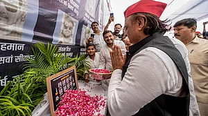 Akhilesh Yadav pays tribute to victims of the Aliganj building fire in Lucknow.