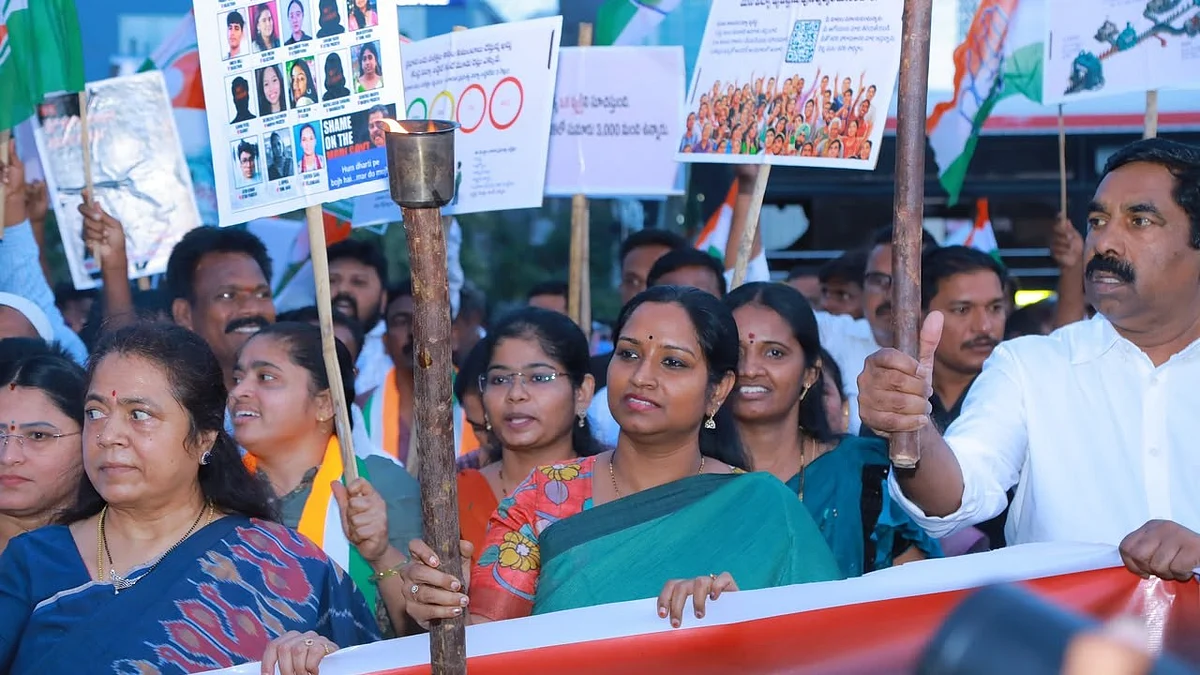Warangal MP Dr. Kadiyam Kavya participates in a protest rally in Hanumakonda.