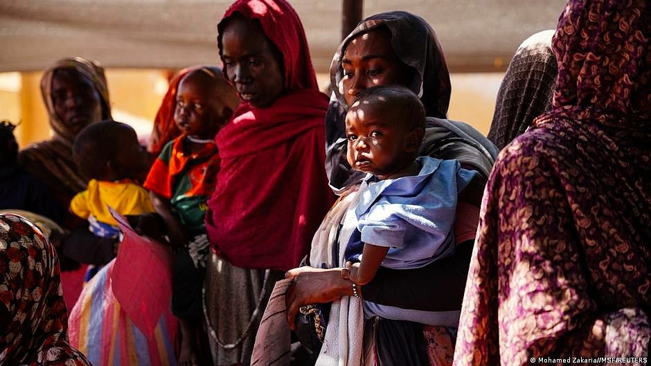 File photo of starving Sudanese civilians