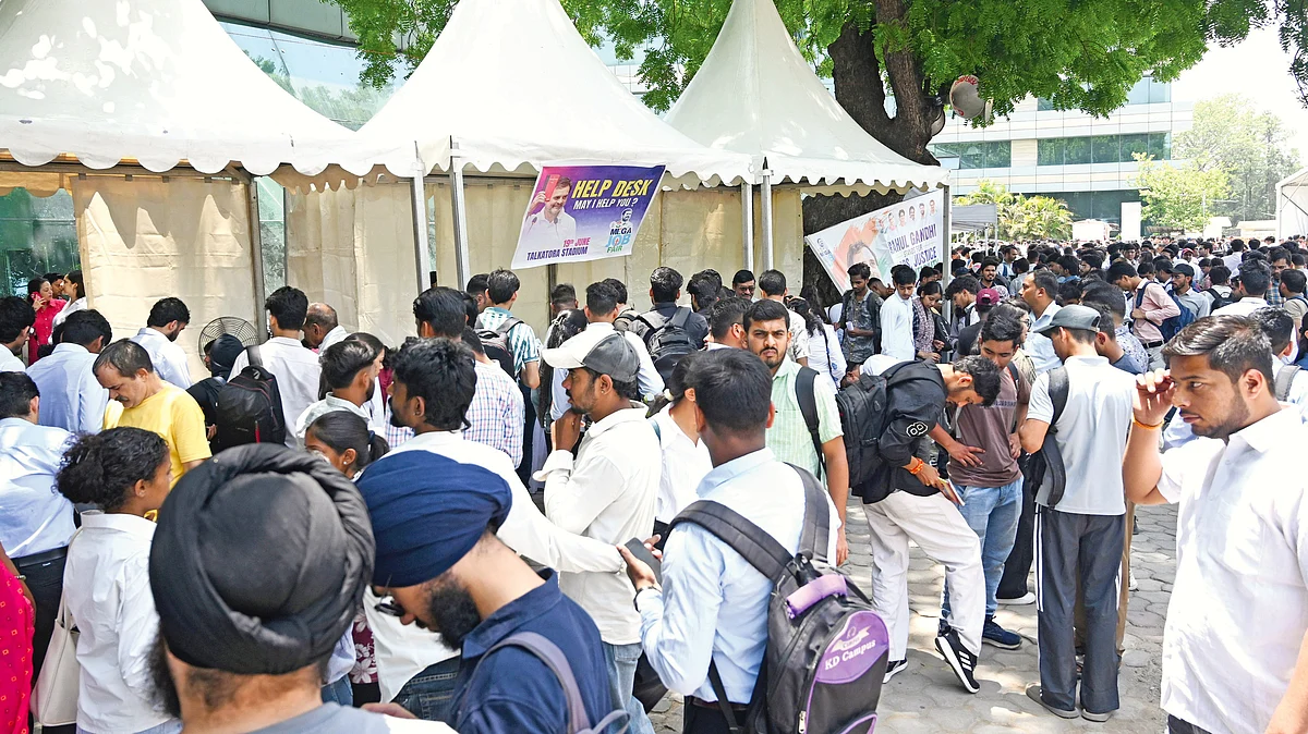 Aspirants trying their luck at a recent job fair in the capital 