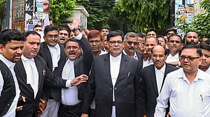 Faizabad Bar Association members seek an FIR against Champat Rai, Anil Mishra and Gopal Rao, 2 July