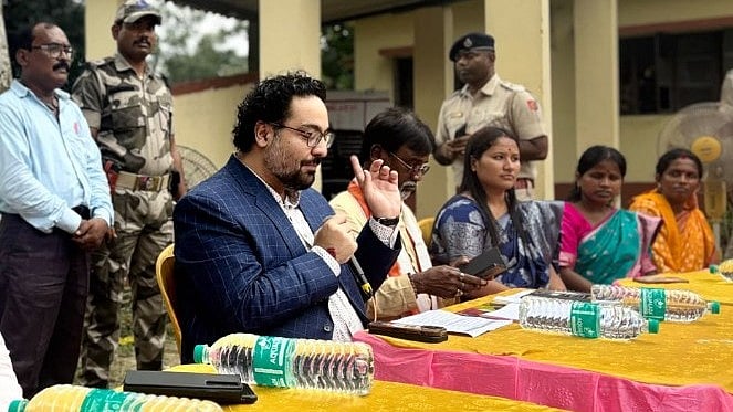 Malda district magistrate Shri Rajanvir Singh Kapur (IAS) interacts with villagers.