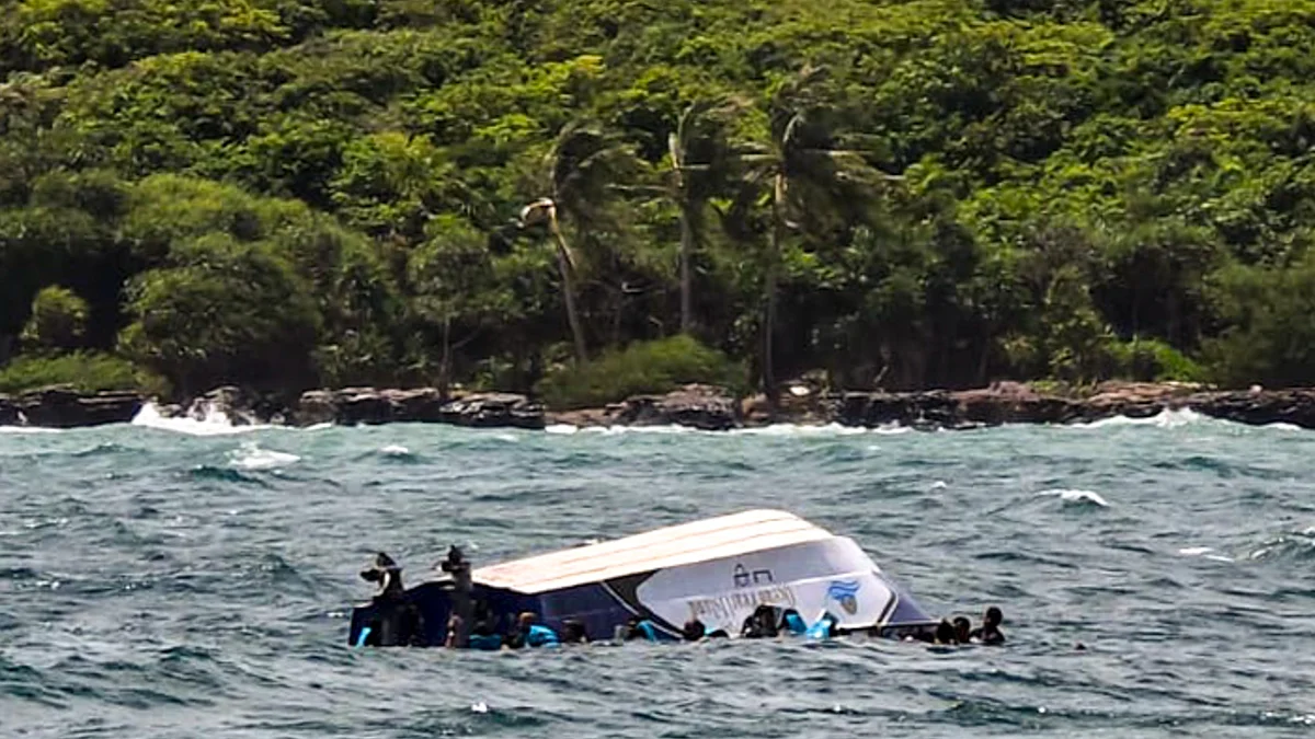 A speedboat carrying 32 Indian tourists and four Vietnamese crew members capsized