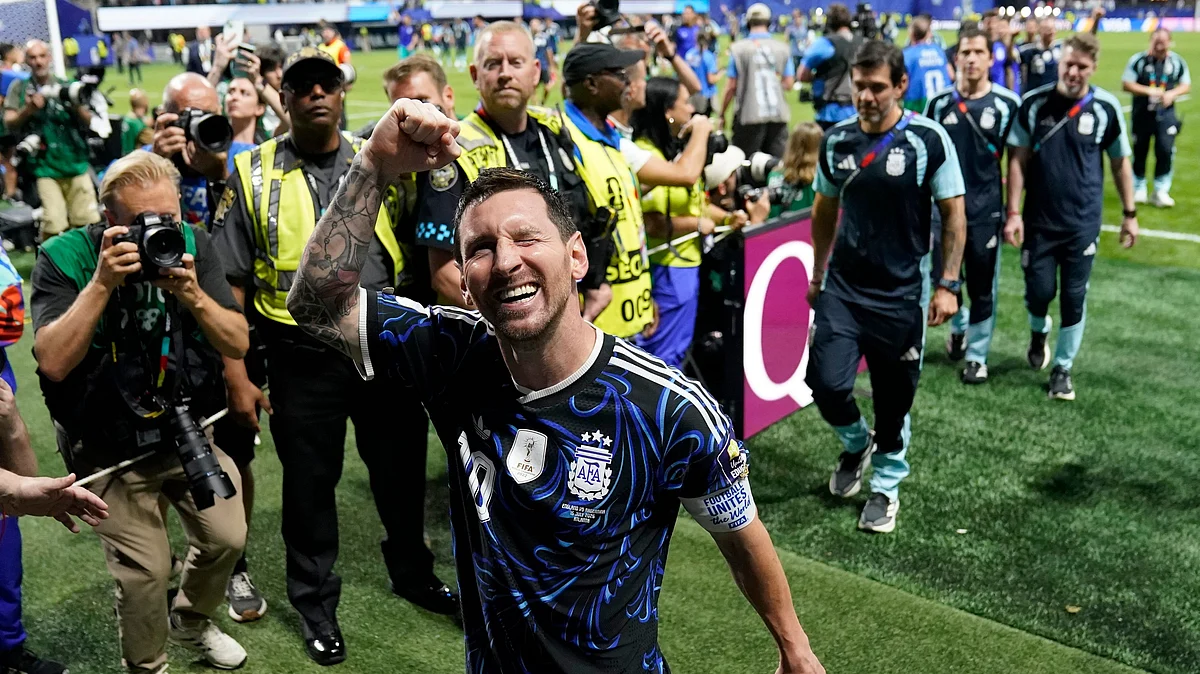 Argentina rise again: Late fightback keeps world champions’ dream alive