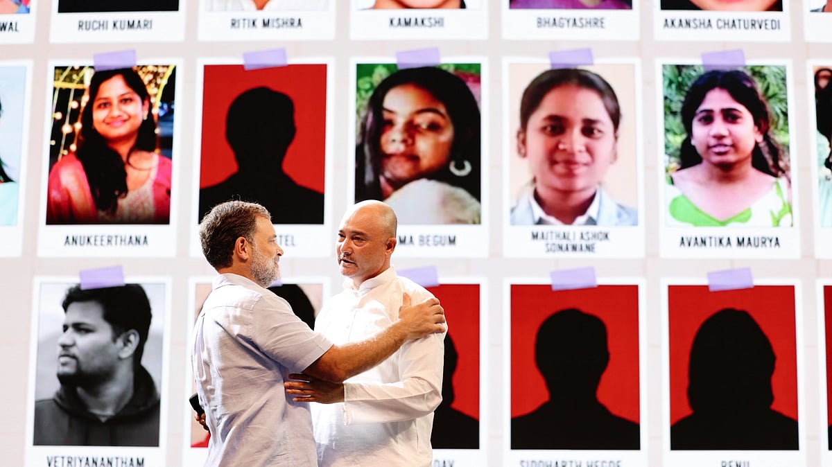Rahul Gandhi with the father of a student who allegedly took her own life after the NEET fiasco