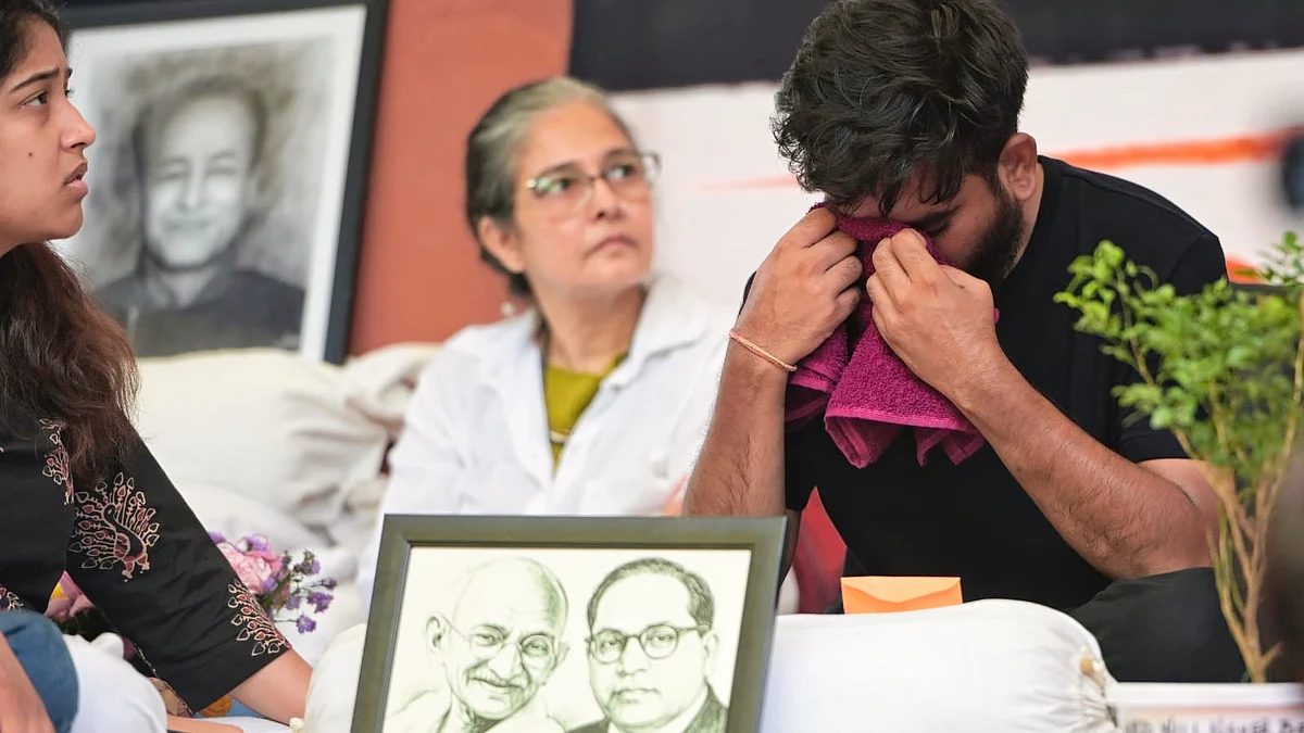 CJP founder Abhijeet Dipke in tears after the eviction of Sonam Wangchuk
