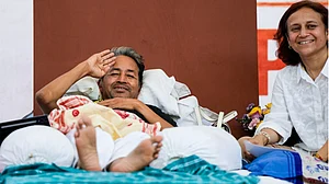 Sonam Wangchuk and his wife Gitanjali J. Angmo at Jantar Mantar on 17 July