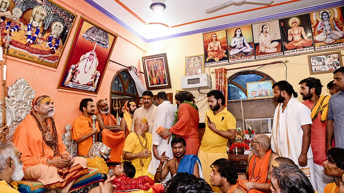 Swami Avimukteshwaranand visits Kanak Bhawan in Ayodhya, 18 July