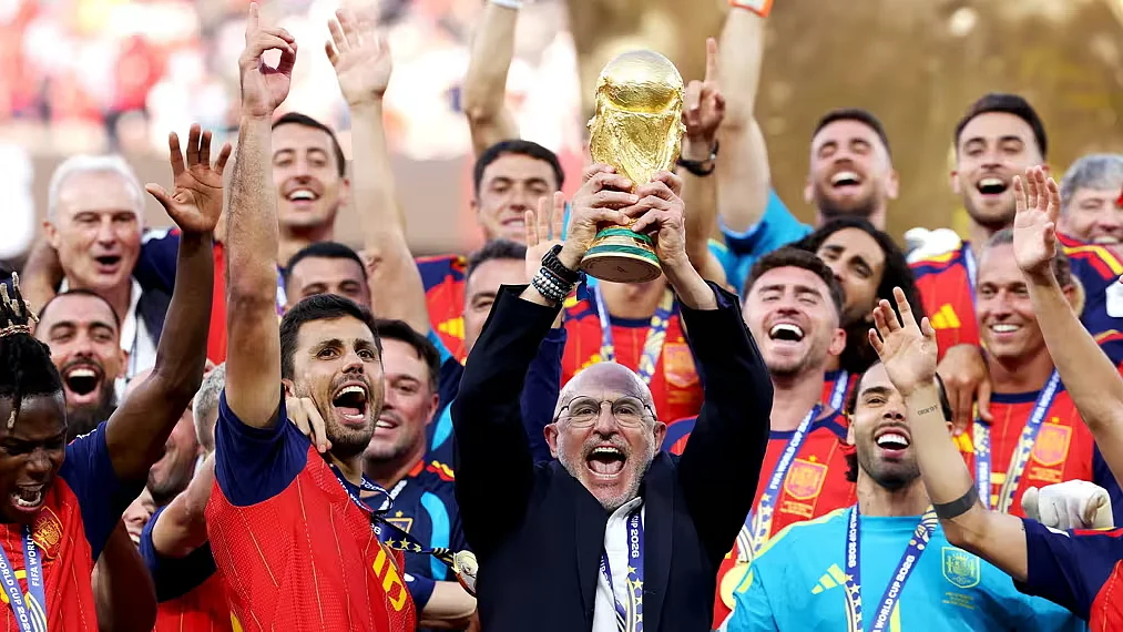 Spanish team rejoice with head coach and mastermind Le Fuente.