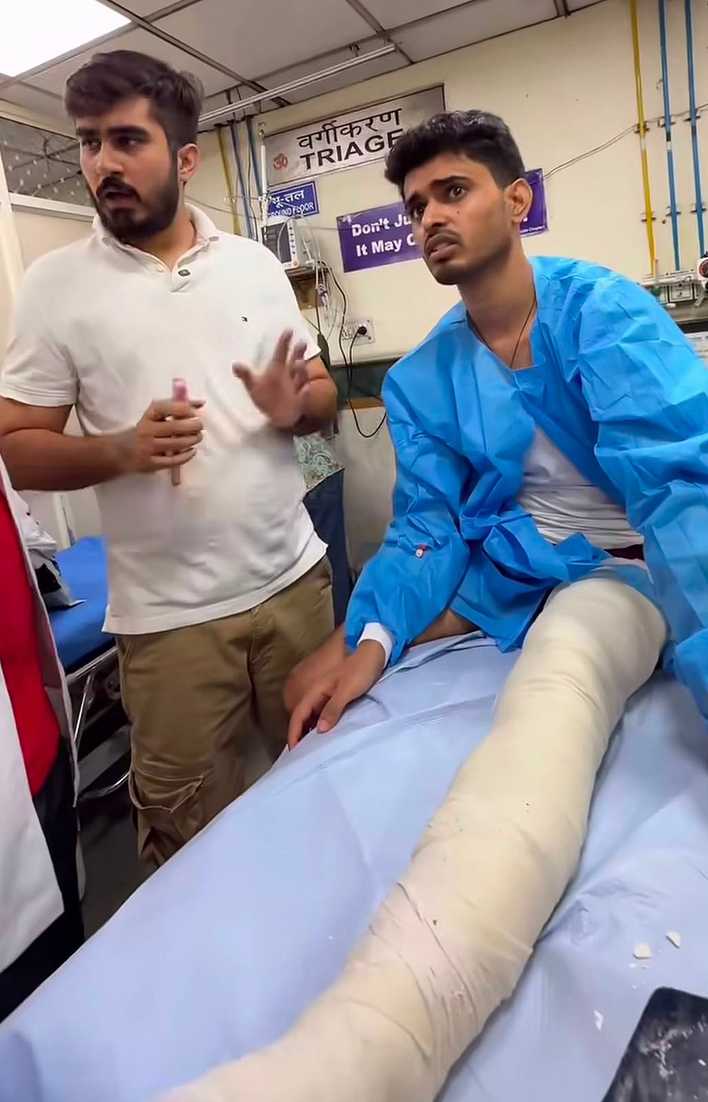 NSUI president Varun Jakhar at the hospital (photo: Vishwadeepak/NH)