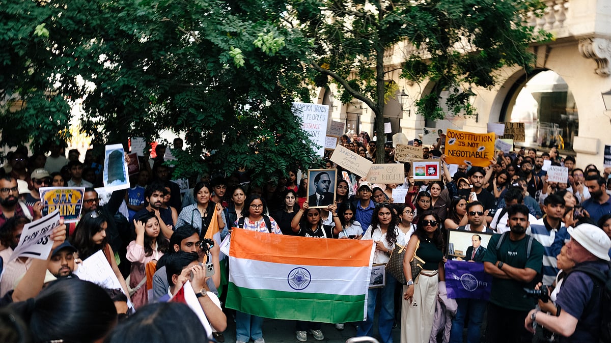 Similar demonstrations were held in Manchester, Glasgow and Edinburgh. 