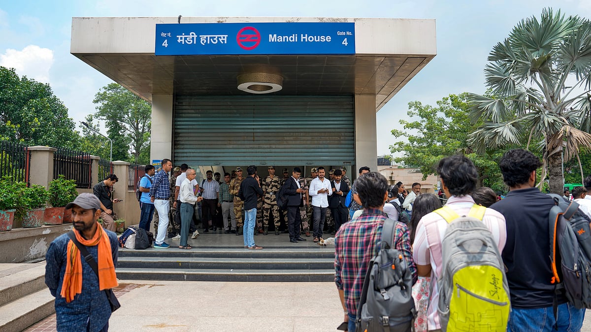 The scene outside Mandi House metro station



