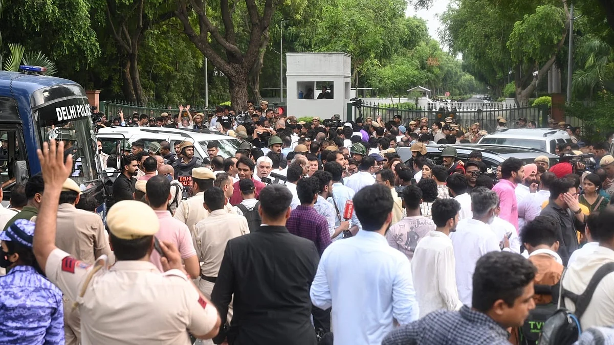 CJP workers stage protest outside PM’s residence in New Delhi.