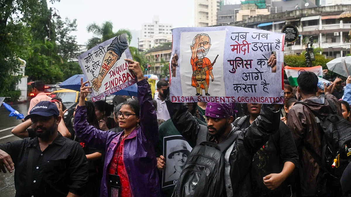 Fresh protests erupted at multiple locations across Mumbai.