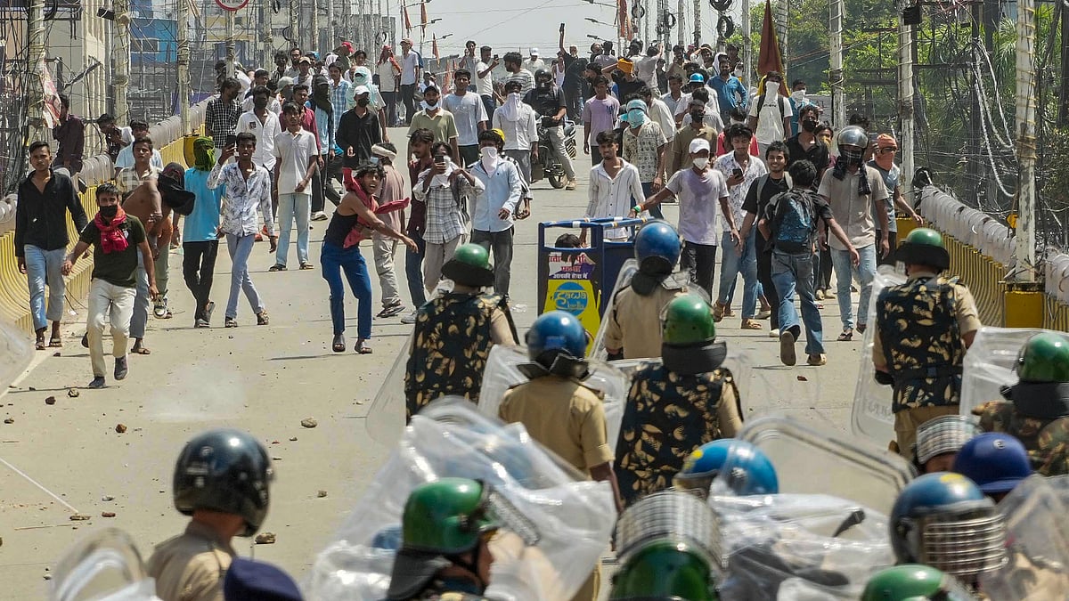 Bihar bandh over exam turns violent as students clash with police across districts 