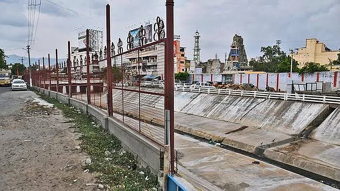 Check dam near Kondalampatti.