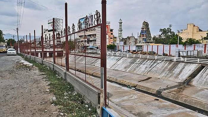 Check dam near Kondalampatti.