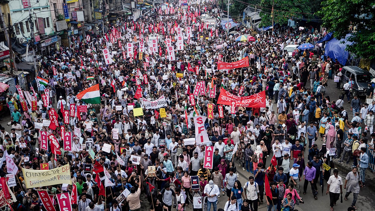 Left parties and CJP supporters at the joint protest rally at Sealdah, Kolkata