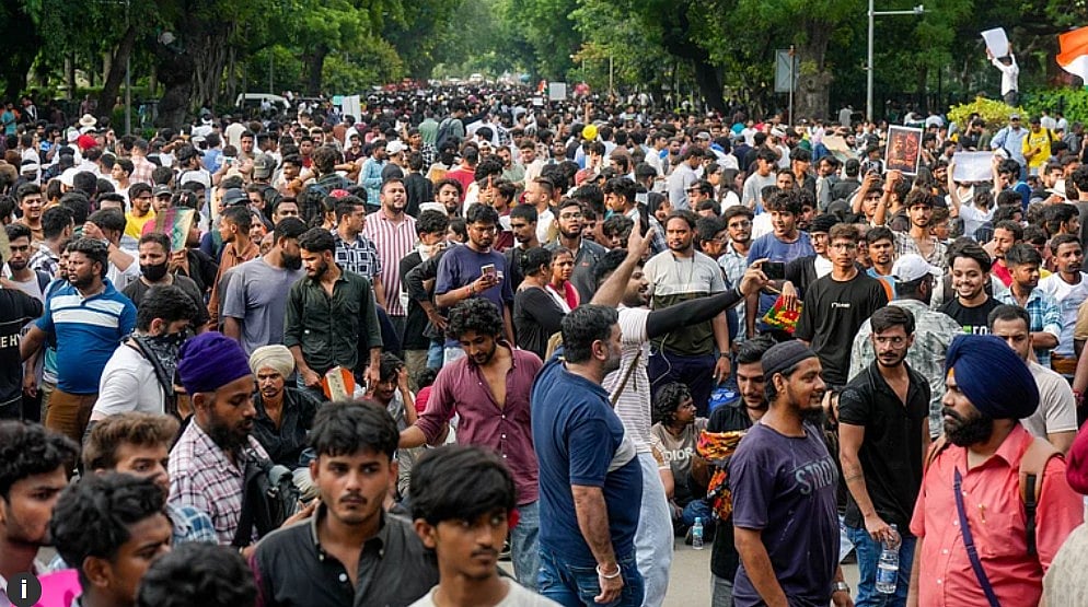 The protest followed a joint call by Left student organisations. 