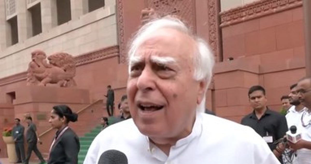 Kapil Sibal questions Amit Shah's silence over alleged use of pellet guns on students