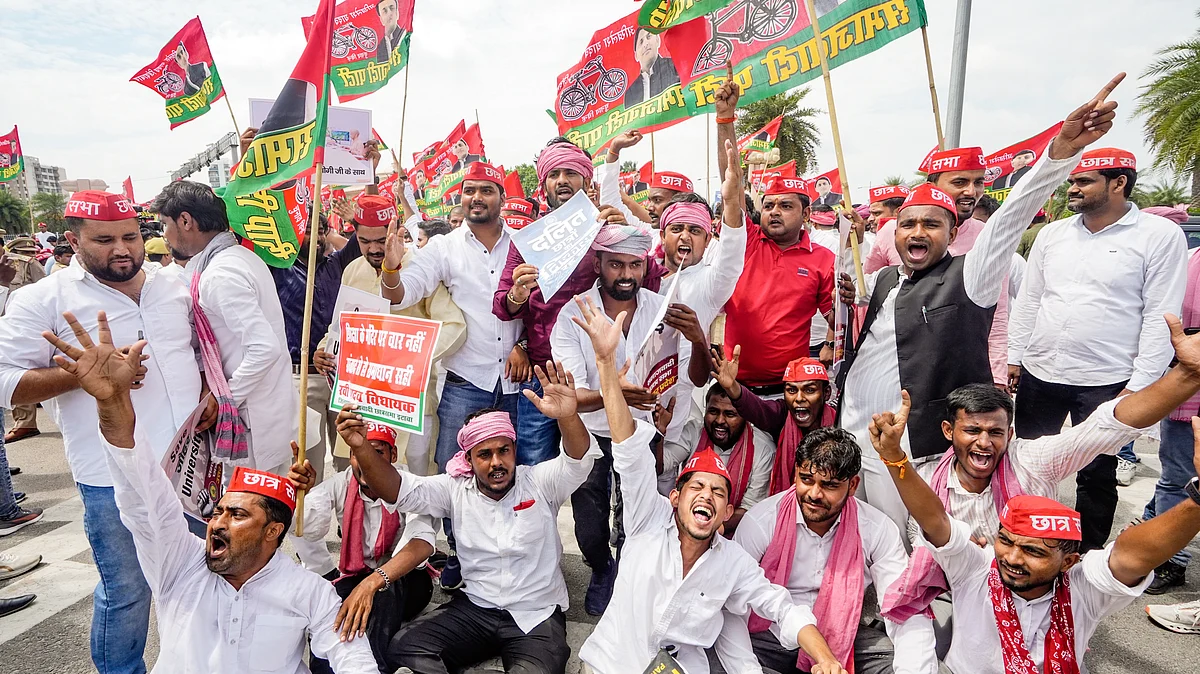 Samajwadi Party student members protest the alleged theft of donations at Ram temple, in Lucknow, 30 July