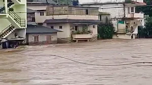 Periyar river overflows at Ayyappankovil chappath