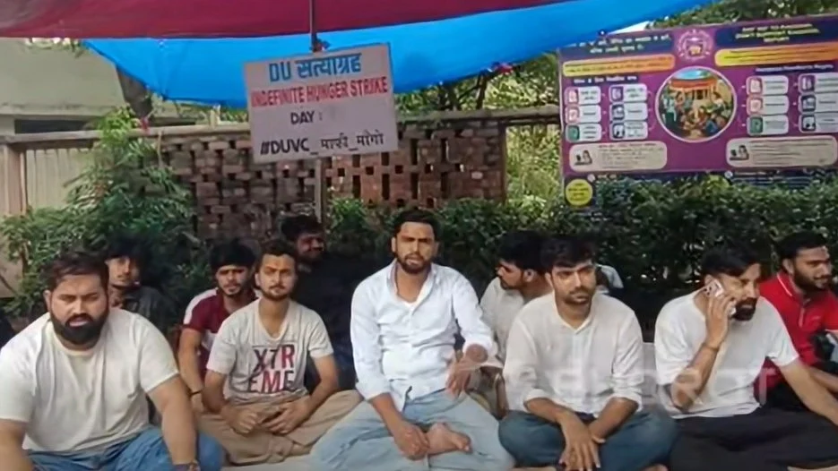 Hunger strike by DUSU