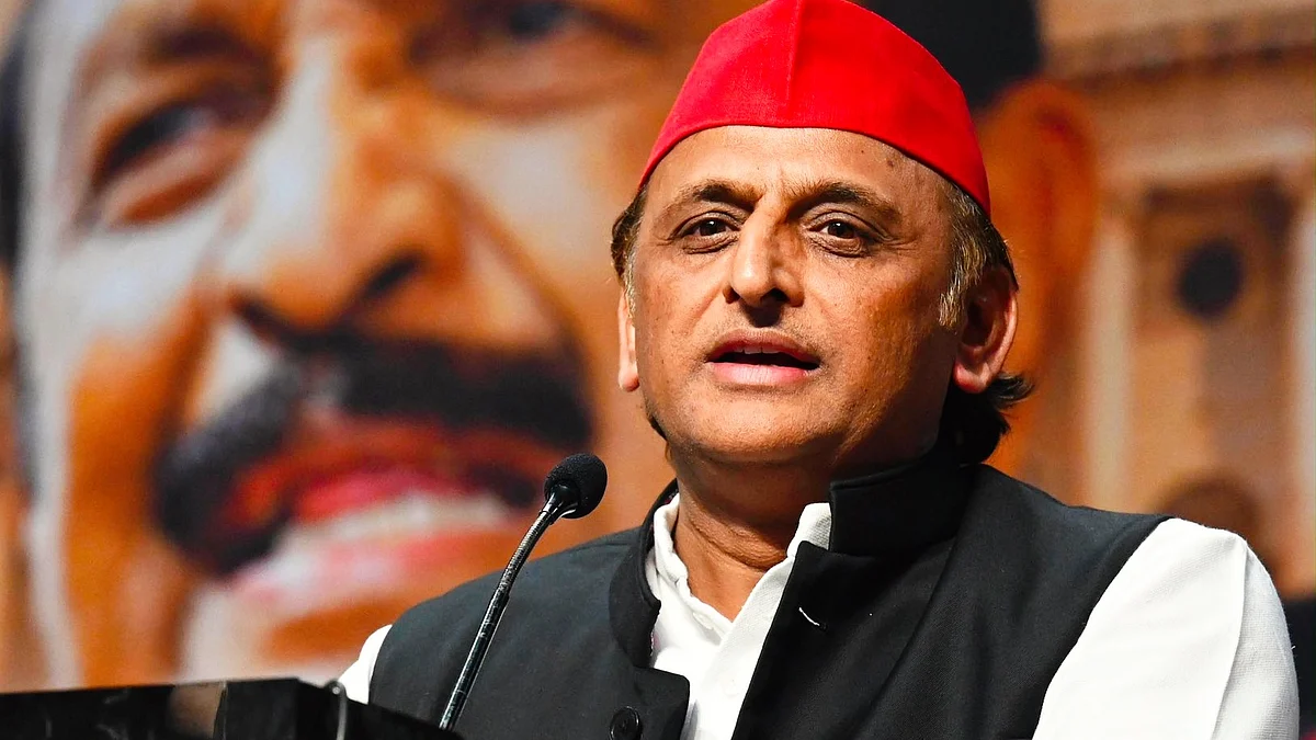 Akhilesh Yadav at MDMK founder Vaiko's book launch in Delhi, 4 August