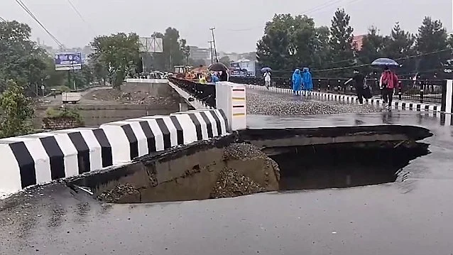 Giant crater appears on new Dehradun bridge.