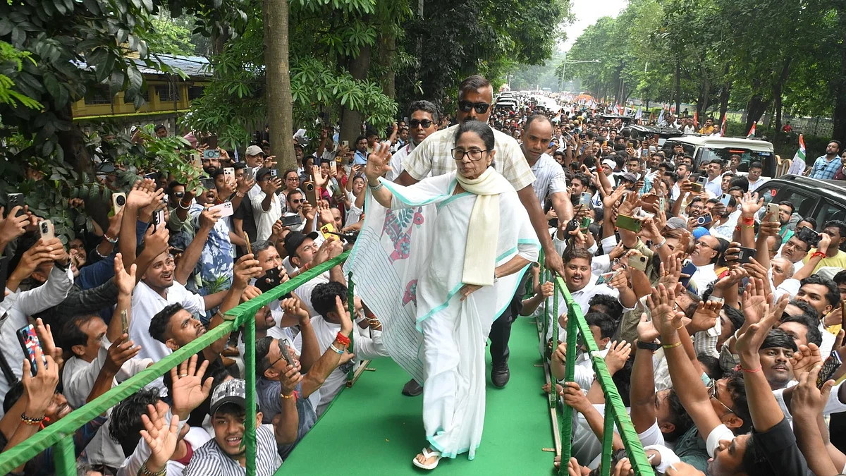 Mamata Banerjee at the Cathedral Road rally in Kolkata