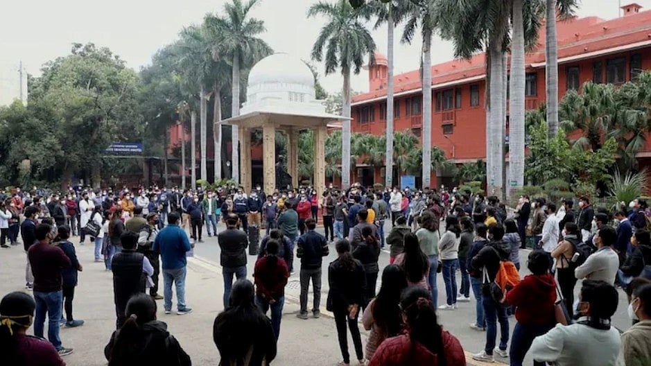 Candidates at the centres reported repeated disruptions during the examination. 