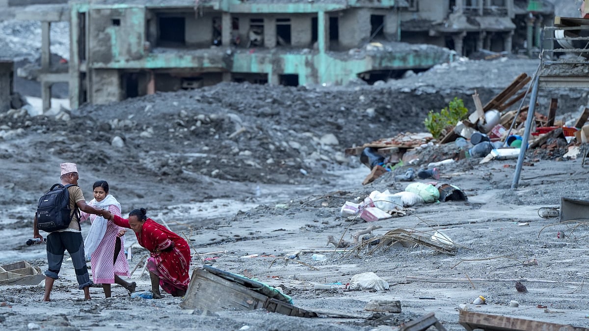 Nepal disaster: Death toll crosses 800