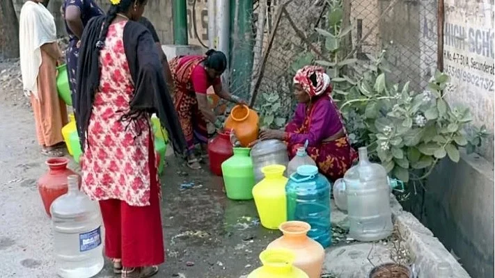 Residents of Jyotinagar in their desperate search for water