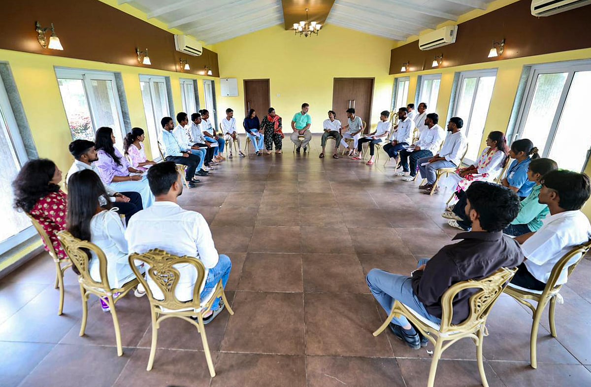 Rahul Gandhi meeting tribal students in Nashik