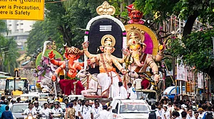 Maharashtra ministers split on issue of DJ-free Ganeshotsav