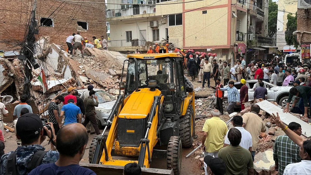 Building collapses in southwest Delhi’s Satya Niketan.