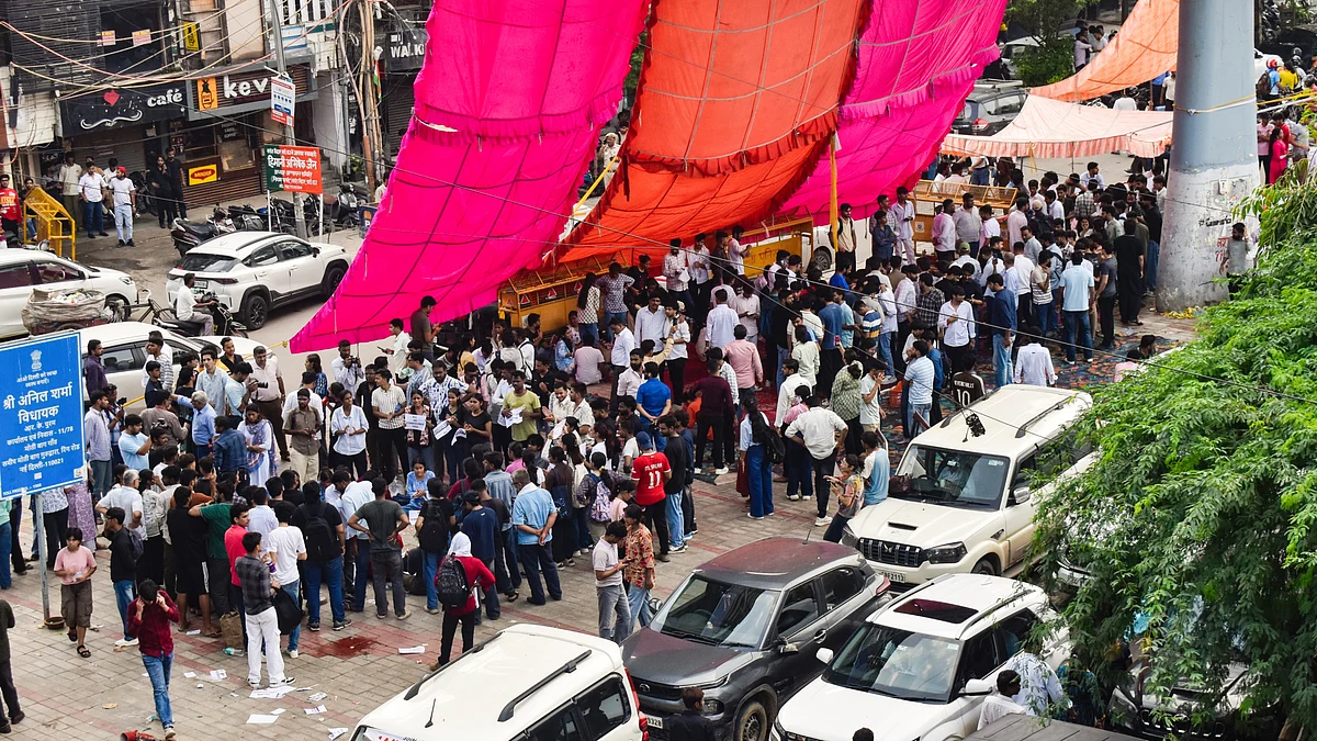 Students gather to demand safety audits of PGs and university-regulated accommodations, 7 Sep