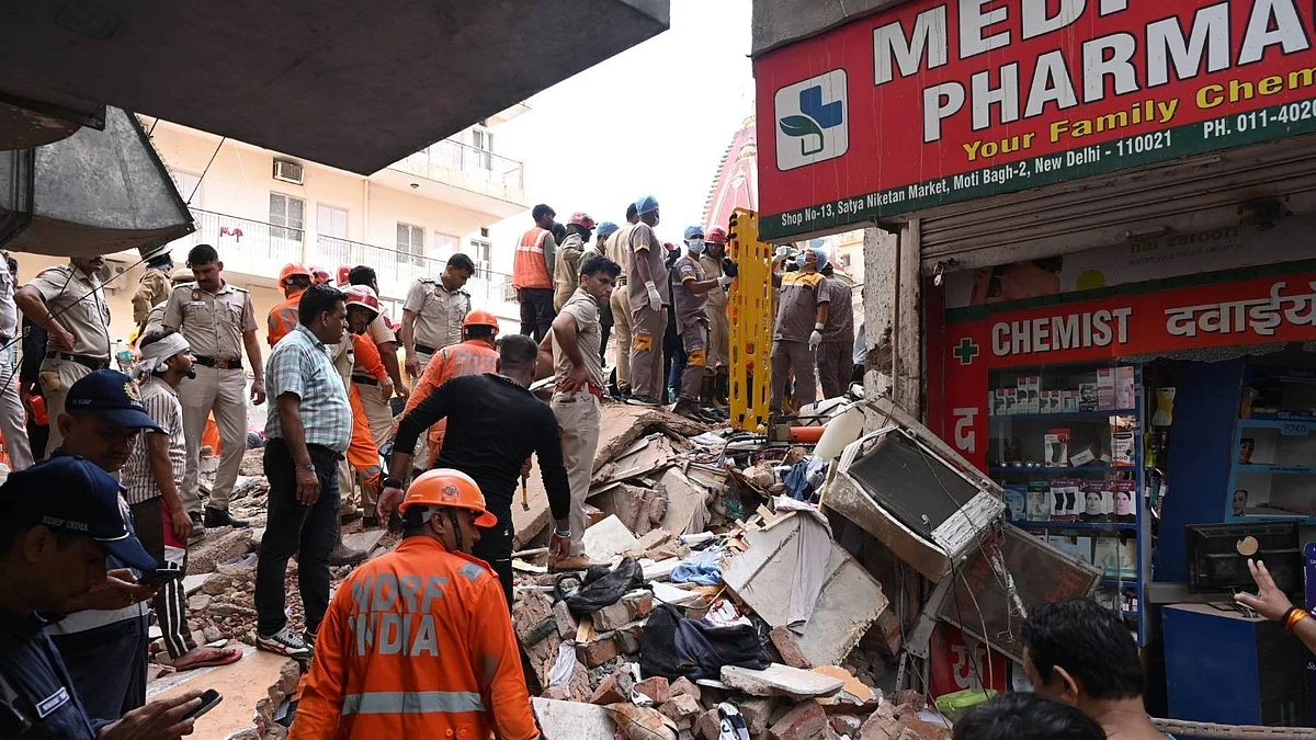 Delhi HC ordered a high-level inquiry into Satya Niketan collapse.