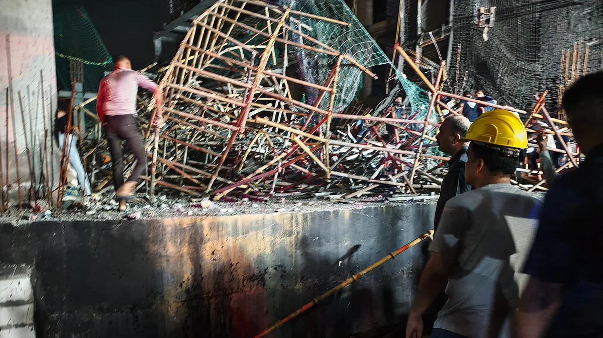 The accident occurred around 9 pm in the Kudasan area while construction work was underway.